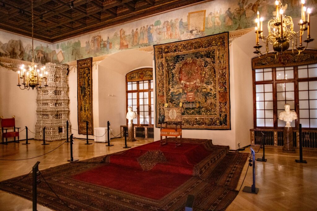 Poland: Lower Poland - Wavel Castle, Kraków - Hoblets On The Go