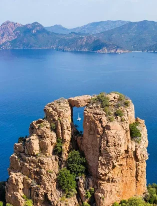 THE CASTLE FORT TRAIL in PIANA - West Corsica