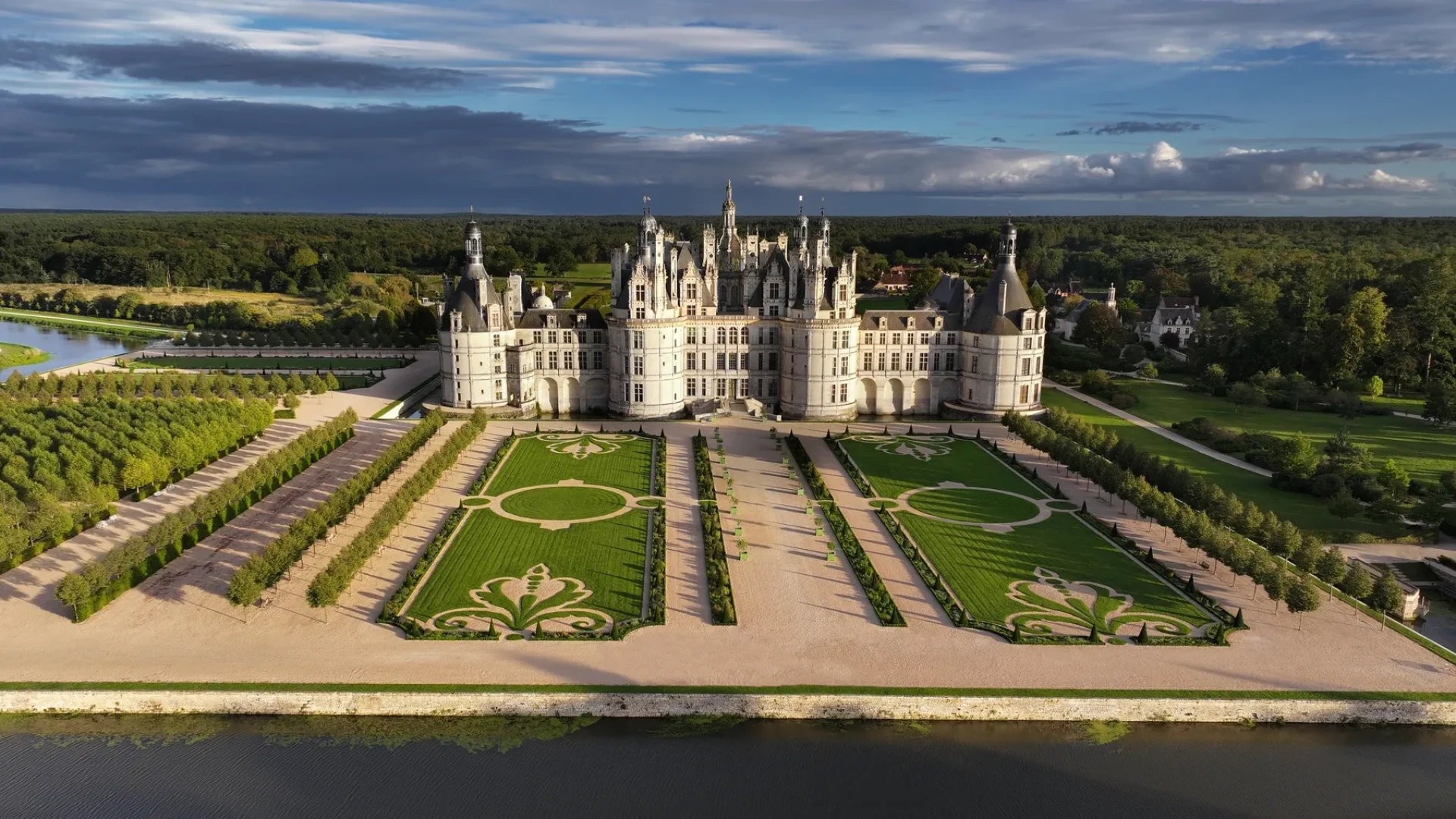 The Loire Châteaux - Loire Valley