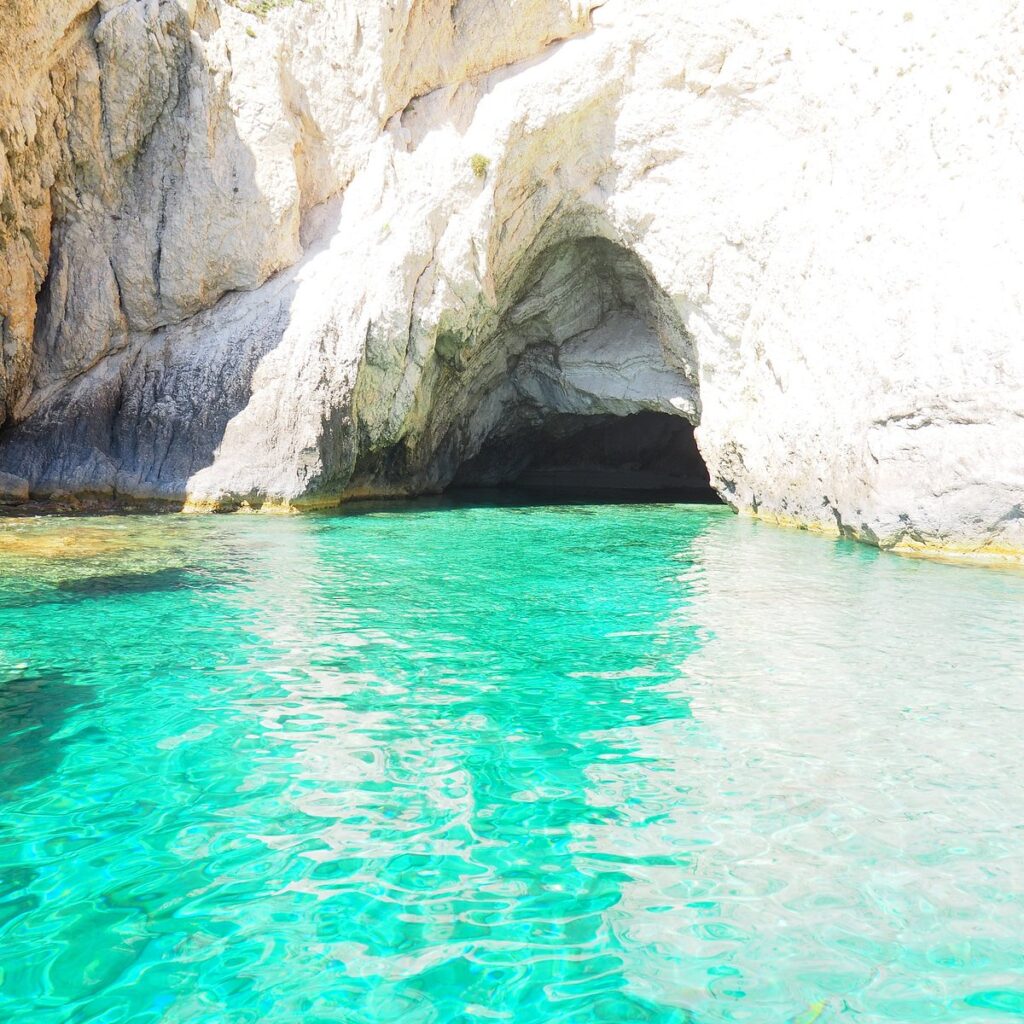 Άσπρη Άμμος (Οθωνοί, Ελλάδα) - Κριτικές - Tripadvisor