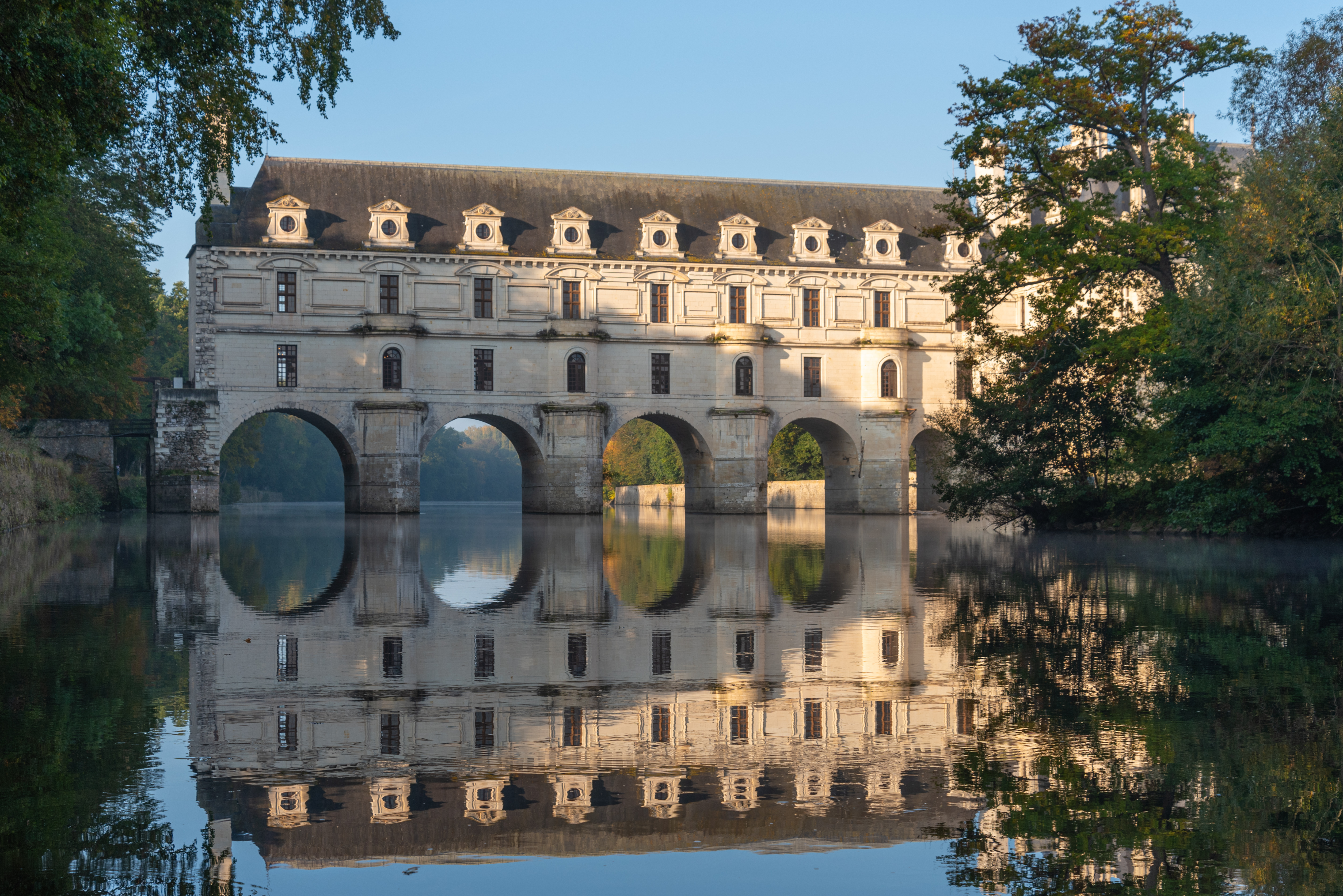 Το Château de Chenonceau και οι αντανακλάσεις του στον ποταμό Cher
