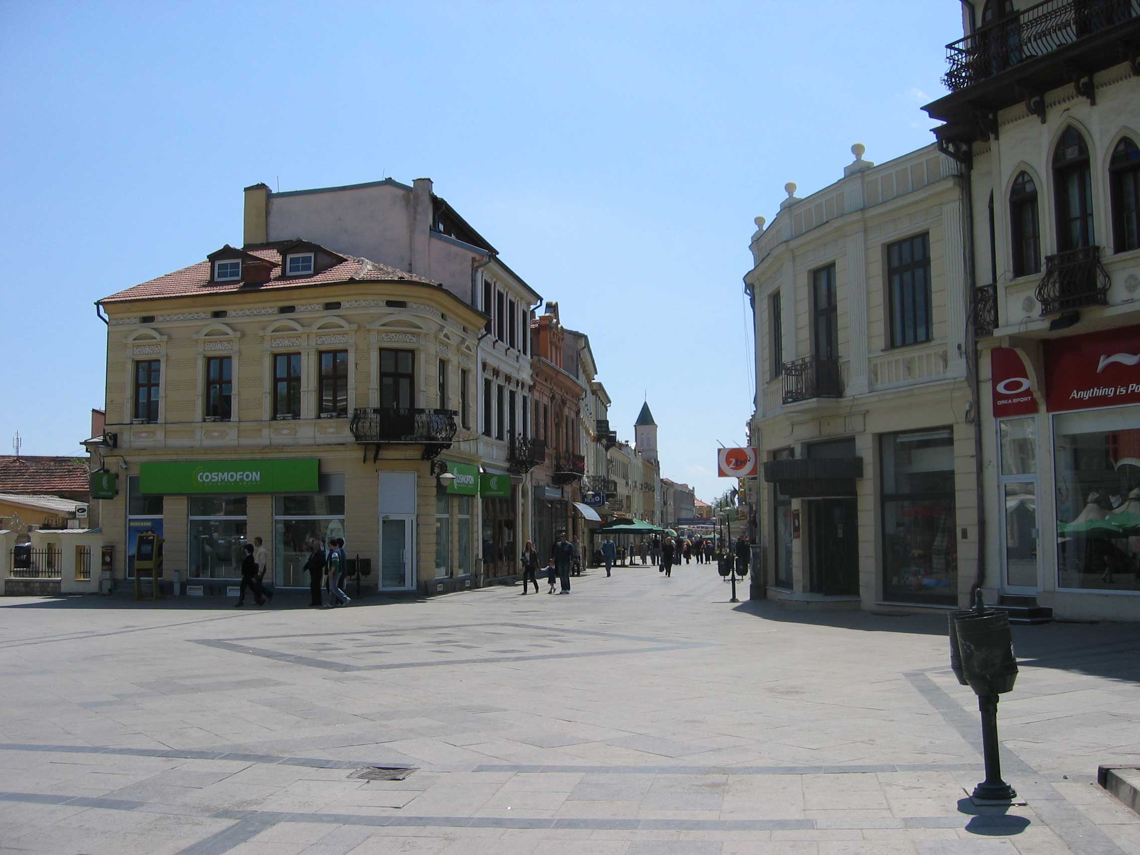 Σιρόκ Σοκάκ · ο κεντρικός πεζόδρομος